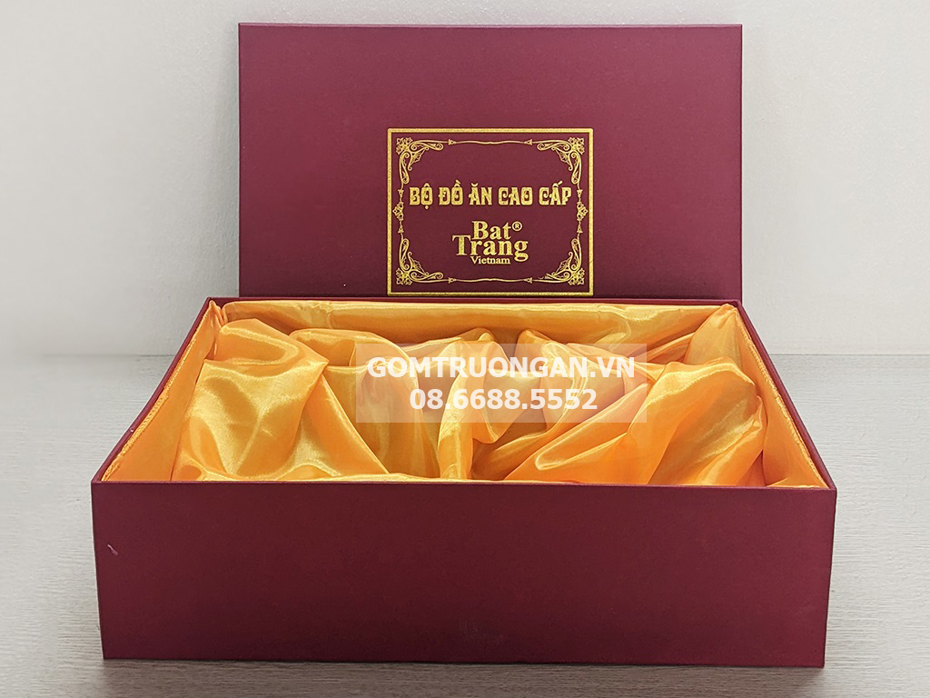 Hộp xi lót lụa vàng bộ đồ ăn cao cấp Bát Tràng 1